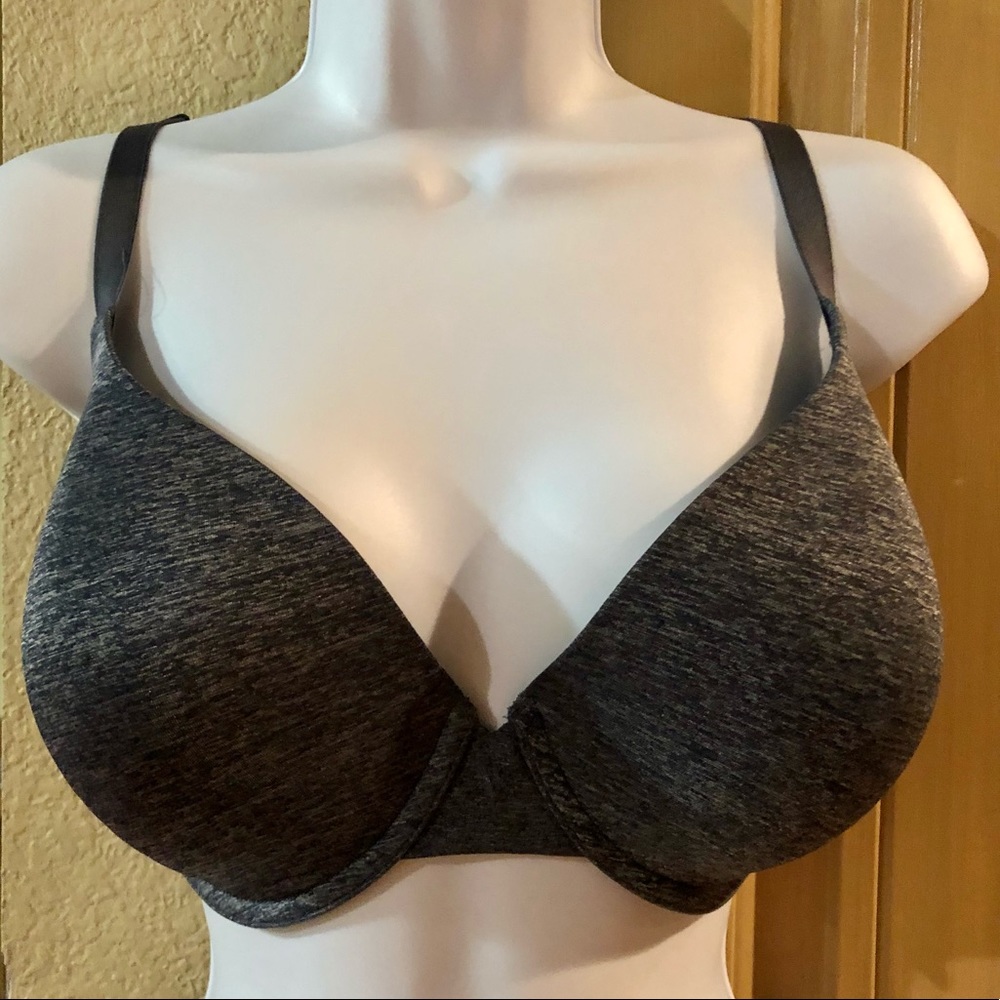 EUC Victoria’s Secret Underwire bra - 38DD